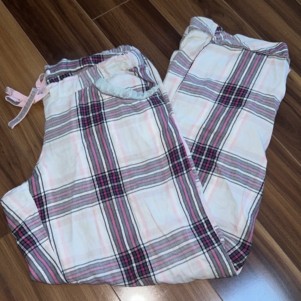 Small Victoria’s Secret 98% cotton light flannel plaid pajama pants